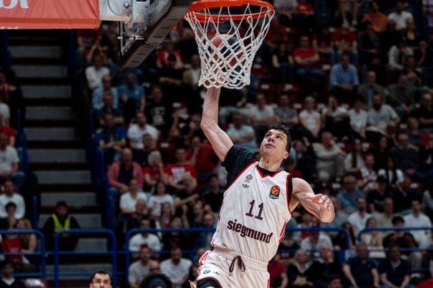 Vladimi Lucic (FC Bayern Munich) scores a layup during EA7 Emporio Armani Milano vs Bayern Monaco, Basketball Euroleague match in Assago (MI), Italy, April 09 2026  Copyright: xSaraxAngelica IPAxSportx xipa-agency.netx xx IPA_73853445 IPA_Agency_IPA73853445