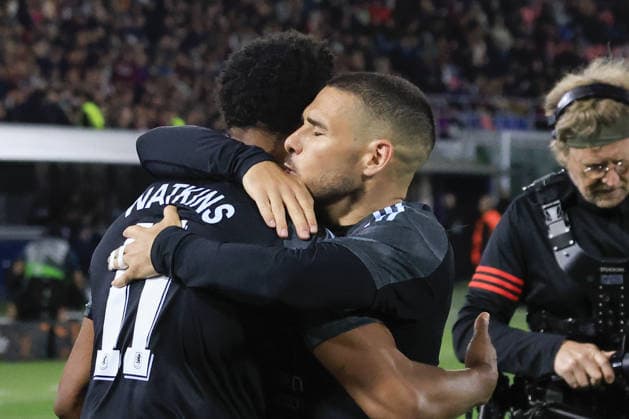 Bologna v Aston Villa - UEFA Europa League BOLOGNA, ITALY, APRIL 09: Ollie Watkins (L), of Aston Villa, celebrates after scoring during the UEFA Europa League Quarter-final first leg match between Bologna and Aston Villa at the Renato Dall Ara stadium in Bologna, Italy, on April 09, 2026. Riccardo De Luca Anadolu Bologna Italy. Editorial use only. Please get in touch for any other usage.  Copyright: x2026xAnadoluxRiccardoxDexLucax