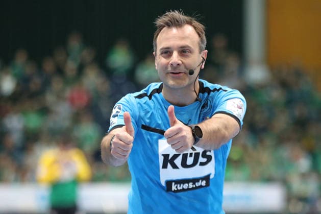 Handball DAIKIN HBL, SC DHfK Leipzig - FRISCH AUF! Göppingen; 09.04.2026 Schiedsrichter Thomas Kern. Handball, DAIKIN HBL, 1. Bundesliga, Saison 2025 2026, 28. Spieltag: SC DHfK Leipzig vs. FRISCH AUF! Göppingen am 09.04.2026 in der Quarterback Immobilien Arena Leipzig. Copyright: xBEAUTIFULxSPORTS JanxKaeferx