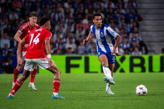 FC Porto V Nottingham Forest FC - UEFA Europa League 2025 26 Quarter-Final First Leg Alberto Costa from FC Porto is seen in action during the UEFA Europa League 2025 26 Quarter-Final Leg One match between FC Porto and Nottingham Forest FC at Estadio do Dragao in Porto, Portugal, on April 9, 2026. Porto Porto Portugal  Copyright: xMiguelxLemosx originalFilename:lemos-fcportox260409_npbJI.jpg