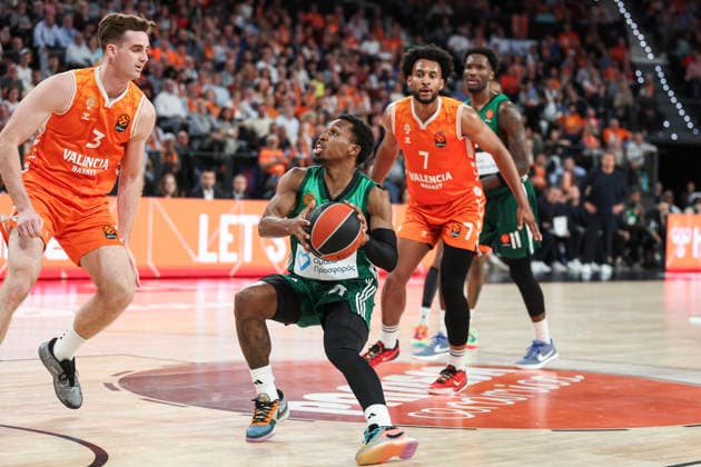April 9, 2026, Valencia, Valencia, Spain: Nathan Reuvers of Valencia Basket, TJ Shorts of Panathinaikos Aktor Athens and Braxton Key of Valencia Basket in action during the Turkish Airlines EuroLeague Regular Season Round 37 match between Valencia Basket and Panathinaikos Aktor Athens at Roig Arena on April 09, 2026, in Valencia, Spain. Valencia Basket V Panathinaikos Aktor Athens - Turkish Airlines EuroLeague  - ZUMAa181 20260409_zaa_a181_375 Copyright: xIrinaxR.xHipolitox