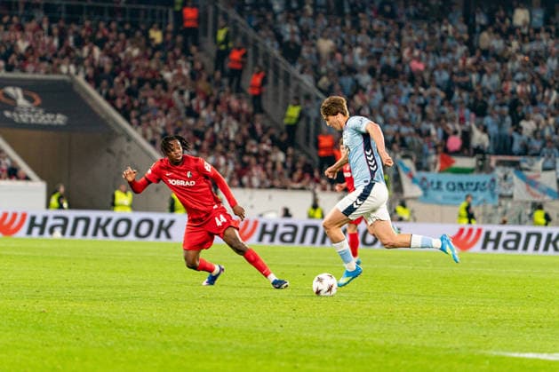 09.04.2026, xdaymx, Fussball UEFA Europa League, SC Freiburg - Celta Vigo vl. Johan Manzambi und Fer Lopez (DFL DFB REGULATIONS PROHIBIT ANY USE OF PHOTOGRAPHS as IMAGE SEQUENCES and or QUASI-VIDEO) Freiburg