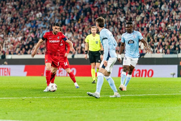 09.04.2026, xdaymx, Fussball UEFA Europa League, SC Freiburg - Celta Vigo Vincenzo Grifo mit einem Torschuss (DFL DFB REGULATIONS PROHIBIT ANY USE OF PHOTOGRAPHS as IMAGE SEQUENCES and or QUASI-VIDEO) Freiburg