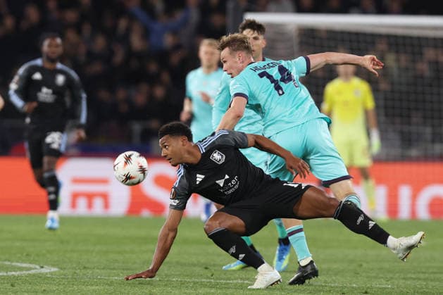 CALCIO - UEFA Europa League - Bologna FC vs Aston Villa FC Bologna, Italy - April 9, 2026: Torbjom Heggem (Central midfielder) of Bologna FC 1909, Ollie Watkins (Forward) of Aston Villa seen in action during the UEFA Europe League 2025 2026, Round of 8 first leg, between Bologna FC 1909 vs Aston Villa FC at Renato Dall Ara in Bologna Bologna Italy  Copyright: xIPAxSport ABACAx