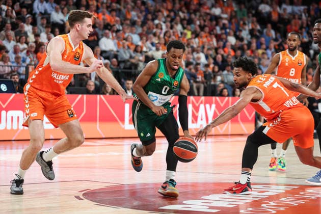 April 9, 2026, Valencia, Valencia, Spain: Nathan Reuvers of Valencia Basket, TJ Shorts of Panathinaikos Aktor Athens and Braxton Key of Valencia Basket in action during the Turkish Airlines EuroLeague Regular Season Round 37 match between Valencia Basket and Panathinaikos Aktor Athens at Roig Arena on April 09, 2026, in Valencia, Spain. Valencia Spain - ZUMAa181 20260409_zaa_a181_381 Copyright: xIrinaxR.xHipolitox