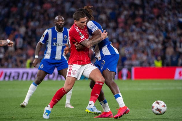 April 9, 2026, Porto, Porto, Portugal: PORTO, PORTUGAL - APRIL 09: ANGUS GUNN of Nottingham Forest is seen on action during the UEFA Europa League 2025 26 Quarter-Final Leg One match between FC Porto and Nottingham Forest FC at Estadio do Dragao on April 09, 2026 in Porto, Portugal. FC Porto X Nottingham Forest - UEFA Europa League 2025 26  - ZUMAl192 20260409_zsp_l192_072 Copyright: xMiguelxLemosx