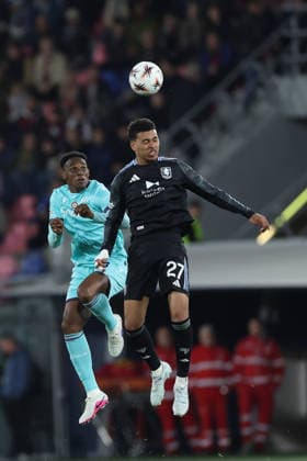 April 9, 2026, Bologna, Emilia Romagna, Italy: Morgan Rogers of Aston Villa Jhon Lucumi of Bologna during the UEFA Europa League 2025 26 Quarter-Final Leg One match between Bologna FC 1909 and Aston Villa FC at Stadio Renato Dall Ara on April 9, 2026 in Bologna, Italy Bologna Italy - ZUMAl131 20260409_zsp_l131_041 Copyright: xCiroxDexLucax
