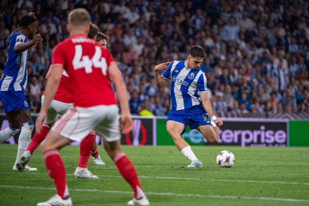 April 9, 2026, Porto, Porto, Portugal: PORTO, PORTUGAL - APRIL 09: GABRI VEIGA from FC Porto is seen on action during the UEFA Europa League 2025 26 Quarter-Final Leg One match between FC Porto and Nottingham Forest FC at Estadio do Dragao on April 09, 2026 in Porto, Portugal. FC Porto X Nottingham Forest - UEFA Europa League 2025 26  - ZUMAl192 20260409_zsp_l192_069 Copyright: xMiguelxLemosx