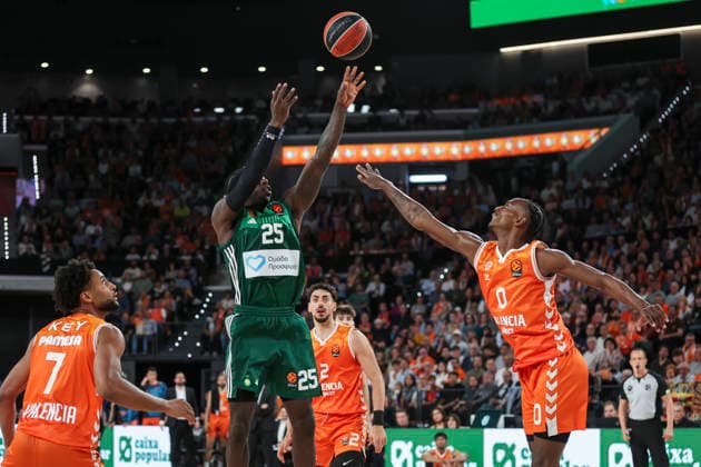 April 9, 2026, Valencia, Valencia, Spain: Kendrick Nunn of Panathinaikos Aktor Athens and Brancou Badio of Valencia Basket in action during the Turkish Airlines EuroLeague Regular Season Round 37 match between Valencia Basket and Panathinaikos Aktor Athens at Roig Arena on April 09, 2026, in Valencia, Spain. Valencia Basket V Panathinaikos Aktor Athens - Turkish Airlines EuroLeague  - ZUMAa181 20260409_zaa_a181_328 Copyright: xIrinaxR.xHipolitox