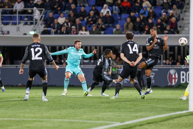 April 9, 2026, Bologna, Bologna, Italia: Federico Bernardeschi of FC Bologna During the 2025 26 Europa League football match between Bologna and Aston Villa on April 9, 2026, at the Renato Dall Ara Stadium in Bologna..Photo: Bologna Vs Aston Villa  - ZUMAs236 20260409_aap_s236_080 Copyright: xFabioxSassox