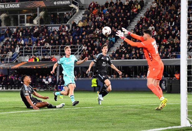 Bologna v Aston Villa, UEFA Europa League, Quarter Final, Football, Renato dall Ara, Bologna, ITA - 09 Apr 2026 Ollie Watkins of Aston Villa fails to connect with a cross Bologna Renato dall Ara Bologna ITA, UK NEWSPAPERS OUT Copyright: xMarkxEnfieldx