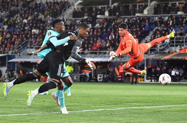 Bologna v Aston Villa, UEFA Europa League, Quarter Final, Football, Renato dall Ara, Bologna, ITA - 09 Apr 2026 Ezri Konsa of Aston Villa scores his teams first goal making the score 0-1 Bologna Renato dall Ara Bologna ITA, UK NEWSPAPERS OUT Copyright: xMarkxEnfieldx