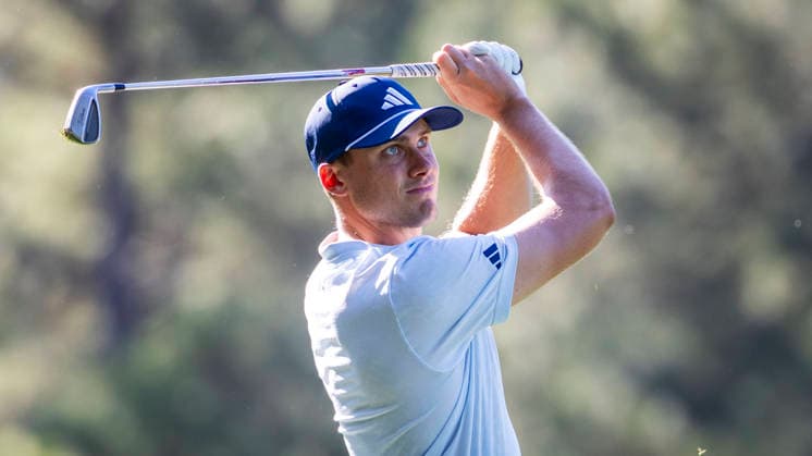 AUGUSTA 20260409 Ludvig Aberg under första dagens spel av US Masters pa Augusta National Golf Club i USA. Här spelar han in mot den fjortonde greenen. Foto Christer Höglund TT kod 40750 AUGUSTA USA x40750x