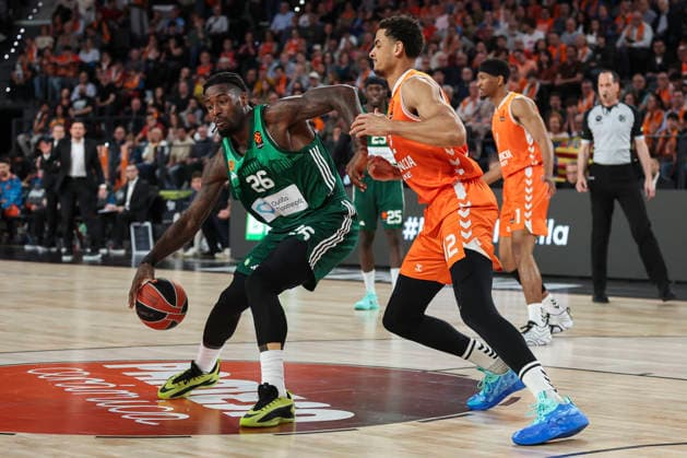 April 9, 2026, Valencia, Valencia, Spain: Mathias Lessort of Panathinaikos Aktor Athens and Neal Sako of Valencia Basket in action during the Turkish Airlines EuroLeague Regular Season Round 37 match between Valencia Basket and Panathinaikos Aktor Athens at Roig Arena on April 09, 2026, in Valencia, Spain. Valencia Spain - ZUMAa181 20260409_zaa_a181_280 Copyright: xIrinaxR.xHipolitox