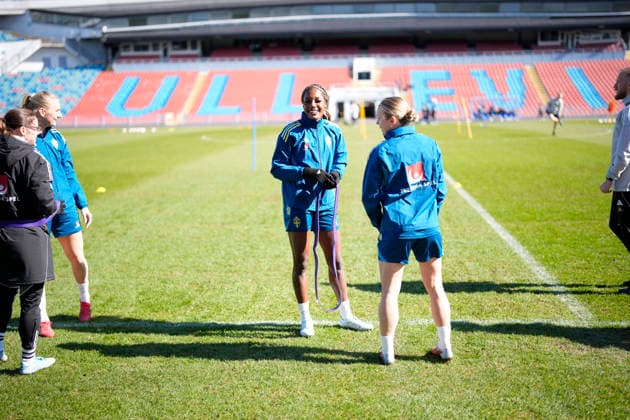 GOTHENBURG, SWEDEN 20260410 Evelyn Ijeh, when the women s national football team trains at Ullevi in connection with the gathering in Gothenburg for the World Cup qualifiers. GÖTEBORG SWEDEN x9200x *** GOTHENBURG, SWEDEN 20260410 Evelyn Ijeh, when the women s national football team trains at Ullevi in connection with the gathering in Gothenburg for the World Cup qualifiers GÖTEBORG SWEDEN x9200x  Copyright: xBjörnxLarssonxRosvall TTx TRÄNING DAMLANDSLAGET FOTBOLL