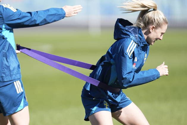 GÖTEBORG, SVERIGE 20260410 Rebecka Blomqvist när damlandslaget i fotboll tränar pa Ullevi i samband med samlingen i Göteborg inför VM-kval. GÖTEBORG SVERIGE x9200x *** GÖTEBORG, SWEDEN 20260410 Rebecka Blomqvist as the womens national soccer team trains at Ullevi in connection with the gathering in Gothenburg for the World Cup qualifiers GÖTEBORG SWEDEN x9200x  Copyright: xBjörnxLarssonxRosvall TTx TRÄNING DAMLANDSLAGET FOTBOLL
