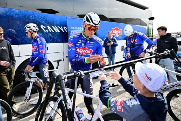 Paris - Roubaix Hauts-de-France 2026 Cycling Race Media Activities 10 04 2026 ROUBAIX, FRANCE - APRIL 10 : Van Der Poel Mathieu (NED) of Alpecin Premier Tech riding during a training and reconnaissance session ahead of the 123rd edition of Paris - Roubaix Hauts-de-France an UCI World Tour 1.UWT one day cycling road race for Men Elite of 258 km with start in Compiegne and finish in Roubaix on April 10, 2026 in Roubaix, France, 10 04 2026 ( Motordriver Guy de Vuyst - Roubaix France  Copyright: xJanxDexMeuleneirx