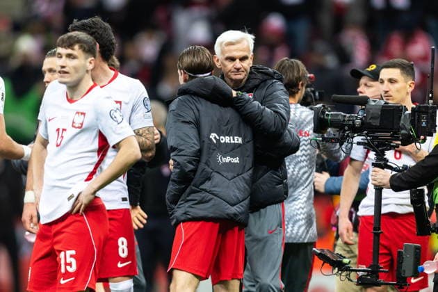 26.03.2026 WARSZAWA - STADION PGE NARODOWY PILKA NOZNA ( FOOTBALL ) ELIMINACJE MISTRZOSTW SWIATA FIFA 2026 ( FIFA World Cup, WM, Weltmeisterschaft, Fussball 26â ¢ UEFA Qualifiers ) BARAZE ( PLAY OFF) MECZ POLSKA - ALBANIA ( GAME POLAND - ALBANIA ) NZ JACEK MAGIERA, RADOSC, AWANS REPREZENTACJI POLSKI DO FINALOW BARAZY FOTO BARTEK ZIOLKOWSKI CYFRASPORT NEWSPIX.PL --- Newspix.pl Jacek Magiera died this morning at the age of 49. The second coach of the Polish national team, Nationalteam a long-time coach and player. POLAND OUT!  20260326CSBZ0130