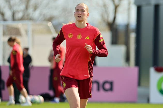 Herzogenaurach, Deutschland 09. April 2026: Länderspielmaßnahme der deutschen Fußballnationalmannschaft der Frauen zur Vorbereitung auf die WM-Qualifikation in Herzogenaurach - Training Im Bild: Camilla Küver Kuever (Deutschland) Copyright: HMBxMedia MadeleinexFantini