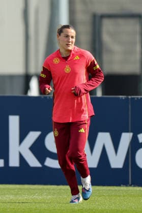 Herzogenaurach, Deutschland 09. April 2026: Länderspielmaßnahme der deutschen Fußballnationalmannschaft der Frauen zur Vorbereitung auf die WM-Qualifikation in Herzogenaurach - Training Im Bild: Carlotta Wamser (Deutschland) Copyright: HMBxMedia MadeleinexFantini