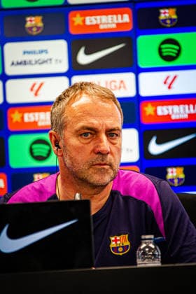 ESP: FC Barcelona, Barca Pre-match. La Liga Hansi Flick of FC Barcelona during the pre-match press conference, PK, Pressekonferenz against RCD Espanol in La Liga on April 10, 2026 in Barcelona Spain Barcelona Spain Football *** ESP FC Barcelona Pre match La Liga Hansi Flick of FC Barcelona during the pre match press conference against RCD Espanol in La Liga on April 10, 2026 in Barcelona Spain Barcelona Spain Football Copyright: xOriolxSanchezx xAgenciaxLOFx