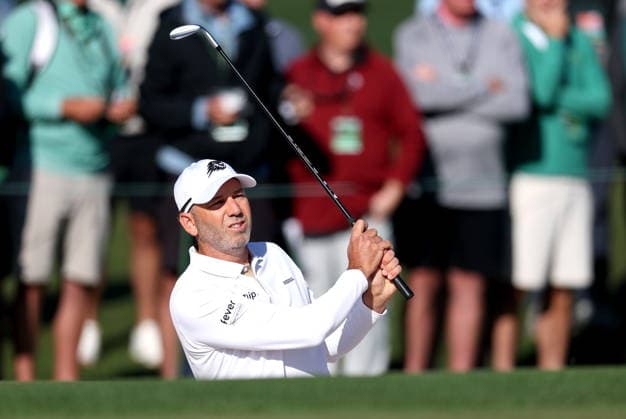 Golf 2026 Masters Tournament - Round 2 Sergio Garcia of Spain chips on to the green on Hole 2 in Round 2 of the 2026 Masters tournament in August, Georgia, USA, 10 April 2026. Augusta United States  Copyright: xCHRISxTORRESx