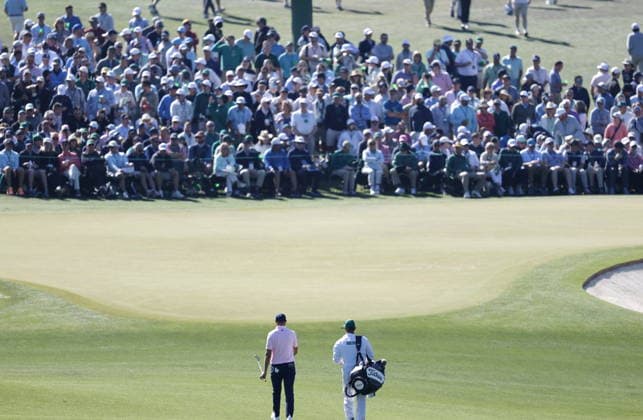 Golf 2026 Masters Tournament - Round 2 Ludvig Aberg of Sweden walks towards the 2nd Green in Round 2 of the 2026 Masters tournament in August, Georgia, USA, 10 April 2026. Augusta United States  Copyright: xERIKxS.xLESSERx