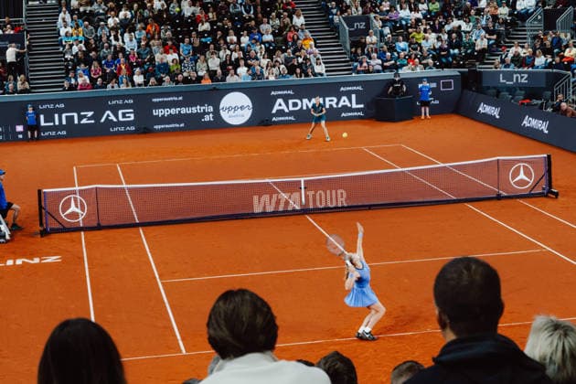 TENNIS - WTA, Tennis Damen Upper Austria Ladies Linz LINZ,AUSTRIA,10.APR.26 - TENNIS - WTA Tour, Upper Austria Ladies Linz. Image shows Mirra Andreeva (RUS) and Sorana Cirstea (ROU).  GEPAxpictures xAlexanderxSolc
