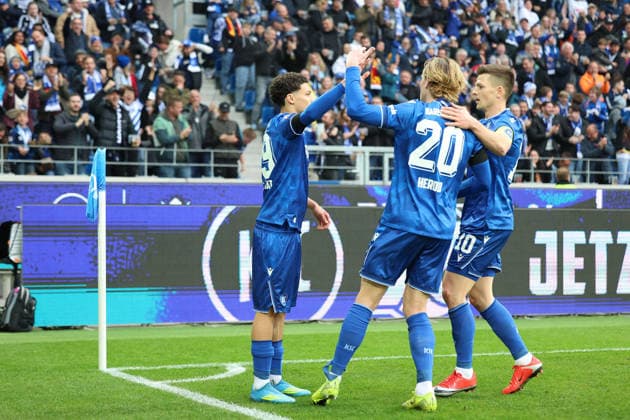 10.04.2026, xrekx, Fussball 2.Bundesliga, Karlsruher SC - Arminia Bielefeld v.l. Torjubel nach dem Tor zum celebrating the goal celebrate 1:1 durch Louey Ben Farhat (Karlsruher SC) mit David Herold (Karlsruher SC) Marvin Wanitzek (Karlsruher SC) (DFL DFB REGULATIONS PROHIBIT ANY USE OF PHOTOGRAPHS as IMAGE SEQUENCES and or QUASI-VIDEO) Karlsruhe *** 10 04 2026, xrekx, Fußball 2 Bundesliga, Karlsruher SC Arminia Bielefeld v l Torjubel nach dem Tor zum celebrating the goal celebrate 1 1 durch Louey Ben Farhat Karlsruher SC mit David Herold Karlsruher SC Marvin Wanitzek Karlsruher SC DFL DFB REGULATIONS PROHIBIT ANY USE OF PHOTOGRAPHS as IMAGE SEQUENCES and or QUASI VIDEO Karlsruhe