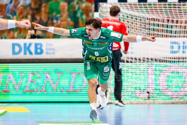 Lucas Krzikalla (SC DHfK Leipzig, 08) Jubel, Torjubel, jubelt ueber Tor durch Siebenmeter, SC DHfK Leipzig vs FRISCH AUF! Goeppingen, Handball, 1. Bundesliga, 28. Spieltag, Saison 2025 2026, 09.04.2026, SC DHfK Leipzig vs FRISCH AUF! Goeppingen, Handball, 1. Bundesliga, 28. Spieltag, Saison 2025 2026, 09.04.2026 Leipzig *** Lucas Krzikalla SC DHfK Leipzig, 08 Jubel, Torjubel, jubiliert über Tor durch Siebenmeter, SC DHfK Leipzig vs FRISCH AUF Goeppingen, Handball, 1 Bundesliga, 28 Matchday, Season 2025 2026, 09 04 2026, SC DHfK Leipzig vs FRISCH AUF Goeppingen, Handball, 1 Bundesliga, 28 Matchday, Season 2025 2026, 09 04 2026 Leipzig Copyright: xEibner-Pressefoto LauraxRoemerx EP_LRR