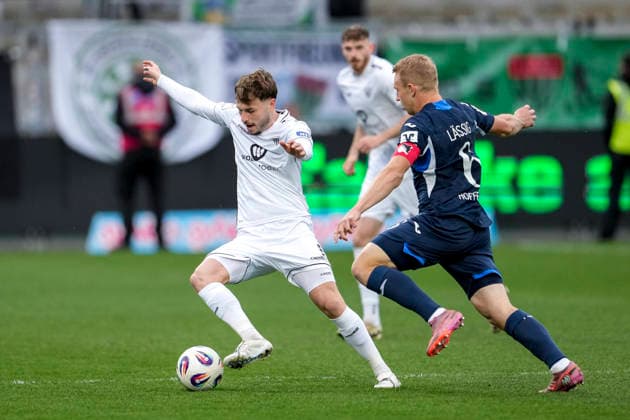 v.li.: Nico Grimbs (Schweinfurt, 5), Valentin Lässig (TSG II, 6), Zweikampf, Spielszene, Duell, duel, tackle, tackling, Dynamik, Action, Aktion, 10.04.2026, Sinsheim (Deutschland), Fussball, 3. Liga, TSG 1899 Hoffenheim II - 1. FC Schweinfurt 05, DFB DFL REGULATIONS PROHIBIT ANY USE OF PHOTOGRAPHS AS IMAGE SEQUENCES AND OR QUASI-VIDEO. *** v li Nico Grimbs Schweinfurt, 5 , Valentin Lässig TSG II, 6 , duel, duel, tackle, tackling, dynamics, action, action, 10 04 2026, Sinsheim Germany , Football, 3 Liga, TSG 1899 Hoffenheim II 1 FC Schweinfurt 05, DFB DFL REGULATIONS PROHIBIT ANY USE OF PHOTOGRAPHS AS IMAGE SEQUENCES AND OR QUASI VIDEO xozx