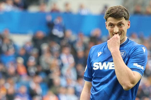 10.04.2026, xrekx, Fussball 2.Bundesliga, Karlsruher SC - Arminia Bielefeld v.l. Nicolai Rapp (Karlsruher SC) enttaeuscht, enttäuscht, schaut enttaeuscht, niedergeschlagen, disappointed (DFL DFB REGULATIONS PROHIBIT ANY USE OF PHOTOGRAPHS as IMAGE SEQUENCES and or QUASI-VIDEO) Karlsruhe *** 10 04 2026, xrekx, Fußball 2 Bundesliga, Karlsruher SC Arminia Bielefeld v l Nicolai Rapp Karlsruher SC enttaeuscht, enttäuscht, schaut enttaeuscht, niedergeschlagen, disappointed DFL DFB REGULATIONS PROHIBIT ANY USE OF PHOTOGRAPHS as IMAGE SEQUENCES and or QUASI VIDEO Karlsruhe