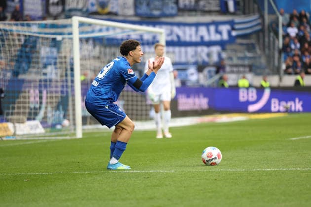 10.04.2026, xrekx, Fussball 2.Bundesliga, Karlsruher SC - Arminia Bielefeld v.l. Louey Ben Farhat (Karlsruher SC) enttaeuscht, enttäuscht, schaut enttaeuscht, niedergeschlagen, disappointed (DFL DFB REGULATIONS PROHIBIT ANY USE OF PHOTOGRAPHS as IMAGE SEQUENCES and or QUASI-VIDEO) Karlsruhe *** 10 04 2026, xrekx, Fußball 2 Bundesliga, Karlsruher SC Arminia Bielefeld v l Louey Ben Farhat Karlsruher SC enttaeuscht, enttäuscht, schaut enttaeuscht, niedergeschlagen, disappointed DFL DFB REGULATIONS PROHIBIT ANY USE OF PHOTOGRAPHS as IMAGE SEQUENCES and or QUASI VIDEO Karlsruhe