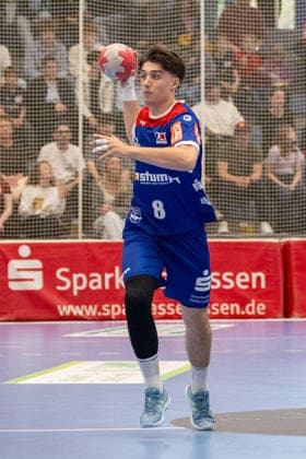 Magnus Grupe (HBW Balingen Weilstetten, 08) am Ball. TuSEM Essen vs. HBW Balingen Weilstetten, Handball, 2. HBL, 27. Spieltag, Saison 2025 2026, 10.04.2026 TuSEM Essen vs. HBW Balingen Weilstetten, Handball, 2. HBL, 27. Spieltag, Saison 2025 2026, 10.04.2026 Essen *** Magnus Grupe HBW Balingen Weilstetten, 08 on the ball TuSEM Essen vs HBW Balingen Weilstetten, Handball, 2 HBL, Matchday 27, Season 2025 2026, 10 04 2026 TuSEM Essen vs HBW Balingen Weilstetten, Handball, 2 HBL, Matchday 27, Season 2025 2026, 10 04 2026 Essen Copyright: xEibner-Pressefoto ThomasxHaeslerx EP_THR