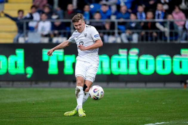 Torschütze Sebastian Müller (Schweinfurt, 37), erzielt das Tor zum 0:1, Treffer, Torerfolg, Highlight, Action, Aktion, Spielszene, 10.04.2026, Sinsheim (Deutschland), Fussball, 3. Liga, TSG 1899 Hoffenheim II - 1. FC Schweinfurt 05, DFB DFL REGULATIONS PROHIBIT ANY USE OF PHOTOGRAPHS AS IMAGE SEQUENCES AND OR QUASI-VIDEO. *** Scorer Sebastian Müller Schweinfurt, 37 , scores the goal to 0 1, goal, goal success, highlight, action, action scene, 10 04 2026, Sinsheim Germany , Soccer, 3 Liga, TSG 1899 Hoffenheim II 1 FC Schweinfurt 05, DFB DFL REGULATIONS PROHIBIT ANY USE OF PHOTOGRAPHS AS IMAGE SEQUENCES AND OR QUASI VIDEO xozx