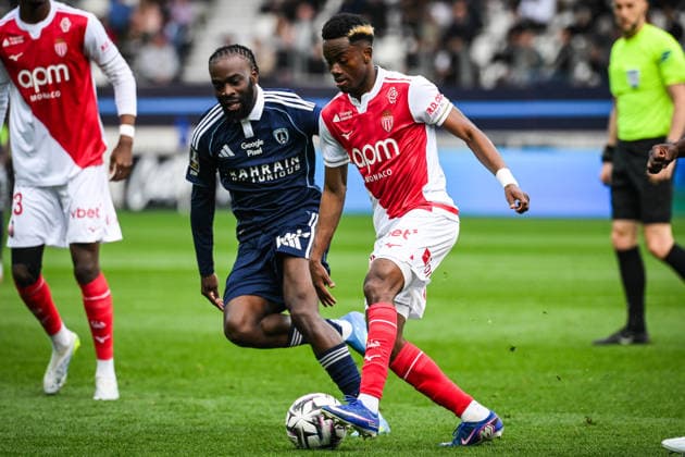 April 10, 2026, Paris, France, France: Jonathan IKONE of Paris FC and Simon ADINGRA of Monaco during the Ligue 1 match between Paris FC and AS Monaco at Jean-Bouin Stadium on April 10, 2026 in Paris, France. Paris FC V AS Monaco - Ligue 1  - ZUMAm308 20260410_zsp_m308_005 Copyright: xMatthieuxMirvillex