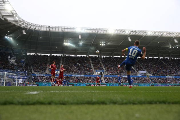 10.04.2026, xrekx, Fussball 2.Bundesliga, Karlsruher SC - Arminia Bielefeld v.l. Marvin Wanitzek (Karlsruher SC) Freistoss (DFL DFB REGULATIONS PROHIBIT ANY USE OF PHOTOGRAPHS as IMAGE SEQUENCES and or QUASI-VIDEO) Karlsruhe *** 10 04 2026, xrekx, Fußball 2 Bundesliga, Karlsruher SC Arminia Bielefeld v l Marvin Wanitzek Karlsruher SC Freistoss DFL DFB REGULATIONS PROHIBIT ANY USE OF PHOTOGRAPHS as IMAGE SEQUENCES and or QUASI VIDEO Karlsruhe