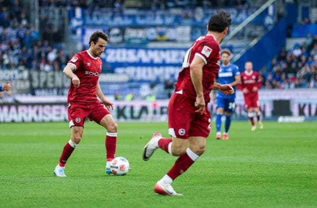 Deutschland: Karlsruher SC vs. Arminia Bielefeld, 2. Bundesliga, BBBank Wildpark (Karlsruhe): Christopher Lannert, (Arminia Bielefeld, 24) Karlsruhe BBBank Wildpark Baden-Württemberg Deutschland *** Germany Karlsruher SC vs Arminia Bielefeld, 2 Bundesliga, BBBank Wildpark Karlsruhe Christopher Lannert, Arminia Bielefeld, 24 Karlsruhe BBBank Wildpark Baden Württemberg Germany Copyright: xBenedictxChristx
