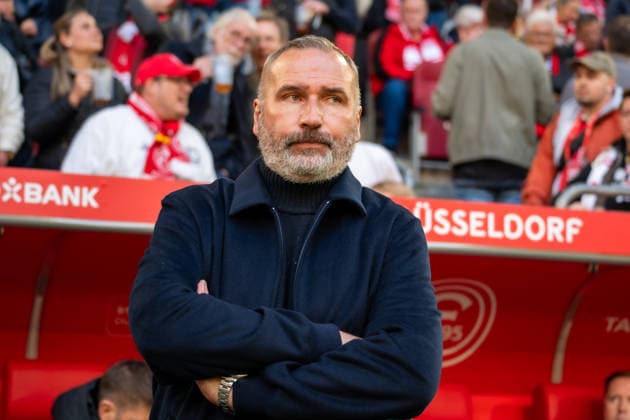 Deutschland: 2.Bundesliga 2025 2026 Fortuna Düsseldorf vs Holstein Kiel, 29. Spieltag - 10.04.2026 - MERKUR SPIEL-ARENA (Düsseldorf): Gesichtsausdruck, Emotionen Tim Walter (Cheftrainer, Holstein Kiel) Freisteller, Nahaufnahme, Porträt, Portrait, Einzelfoto *** Germany 2 Bundesliga 2025 2026 Fortuna Düsseldorf vs Holstein Kiel, 29 Matchday 10 04 2026 MERKUR SPIEL ARENA Düsseldorf Facial expression, emotions Tim Walter head coach, Holstein Kiel Crop, close-up, portrait, portrait, single photo Copyright: xOrhanxHabashx
