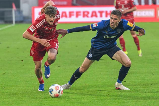 v. li. im Zweikampf Luca Raimund (Duesseldorf 7) Marko Ivezic (Kiel 6) 10.04.2026 ¢ Fussball ¢ Fortuna Duesseldorf vs Holstein Kiel, Merkur Spiel-Arena, Duesseldorf, DFB DFL REGULATIONS PROHIBIT ANY USE OF PHOTOGRAPHS AS IMAGE SEQUENCES AND OR QUASI-VIDE *** from left in duel Luca Raimund Duesseldorf 7 Marko Ivezic Kiel 6 10 04 2026 ¢ Soccer ¢ Fortuna Duesseldorf vs Holstein Kiel, Merkur Spiel Arena, Duesseldorf, DFB DFL REGULATIONS PROHIBIT ANY USE OF PHOTOGRAPHS AS IMAGE SEQUENCES AND OR QUASI VIDE Copyright: xpepphotox xHorstxMauelshagenx pep00321, pep_20260410_hm_329349