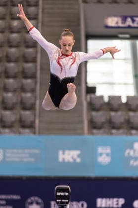 DOBRO FIG Apparatus World Cup Osijek 2026 Qualifications Sofia Tonelli of Italy performs on the balance beam during the DOBRO FIG Apparatus World Cup Osijek 2026 Qualifications at Sports Hall Gradski vrt on April 10, 2026. in Osijek, Croatia.  DavorxJavorovic PIXSELL