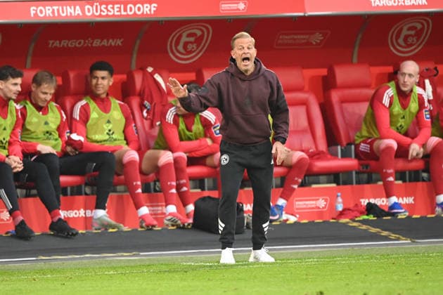 Trainer Markus ANFANG (D) Gestik, Geste, gestikuliert, gibt Anweisungen, Fussball 2. Bundesliga, 29. Spieltag, Fortuna Duesseldorf (D) - Holstein Kiel (KI) am 10.04.2026 in der Merkur Spiel Arena Duesseldorf Deutschland. DFL regulations prohibit any use of photographs as image sequences and or quasi-video oÂ‚Ã‚Â *** Coach Markus ANFANG D gestures, gesticulates, gives instructions, Football 2 Bundesliga, Matchday 29, Fortuna Duesseldorf D Holstein Kiel KI on 10 04 2026 at Merkur Spiel Arena Duesseldorf Germany DFL regulations prohibit any use of photographs as image sequences and or quasi video oÂÃÂ