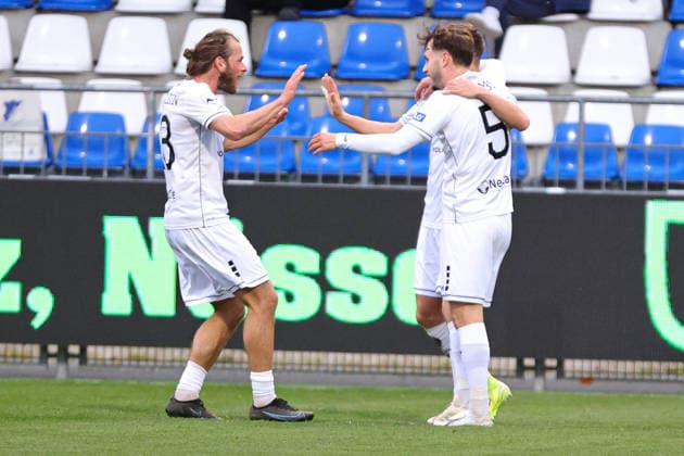 10.04.2026, Fussball, Herren, Dritte Liga, 33. Spieltag 3. Liga Saison 2025 2026: TSG 1899 Hoffenheim II - FC Schweinfurt 05 Schweinfurt feiert das 1:0 durch Sebastian Müller (FC Schweinfurt 05, 37) Sinsheim Dietmar-Hopp-Stadion Hoffenheim Baden-Württemberg Deutschland *** 10 04 2026, Football, Men, Third division, 33 Matchday 3 Liga Season 2025 2026 TSG 1899 Hoffenheim II FC Schweinfurt 05 Schweinfurt celebrates the 1 0 by Sebastian Müller FC Schweinfurt 05, 37 Sinsheim Dietmar Hopp Stadion Hoffenheim Baden Württemberg Germany
