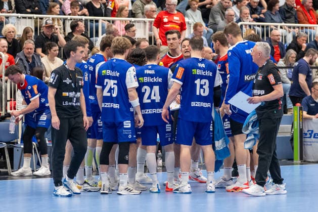 Matthia Flohr (HBW Balingen Weilstetten, Trainer) gibt seiner Mannschaft Anweisungen. TuSEM Essen vs. HBW Balingen Weilstetten, Handball, 2. HBL, 27. Spieltag, Saison 2025 2026, 10.04.2026 TuSEM Essen vs. HBW Balingen Weilstetten, Handball, 2. HBL, 27. Spieltag, Saison 2025 2026, 10.04.2026 Essen *** Matthia Flohr HBW Balingen Weilstetten, Coach gives instructions to his team TuSEM Essen vs HBW Balingen Weilstetten, Handball, 2 HBL, Matchday 27, Season 2025 2026, 10 04 2026 TuSEM Essen vs HBW Balingen Weilstetten, Handball, 2 HBL, Matchday 27, Season 2025 2026, 10 04 2026 Essen Copyright: xEibner-Pressefoto ThomasxHaeslerx EP_THR
