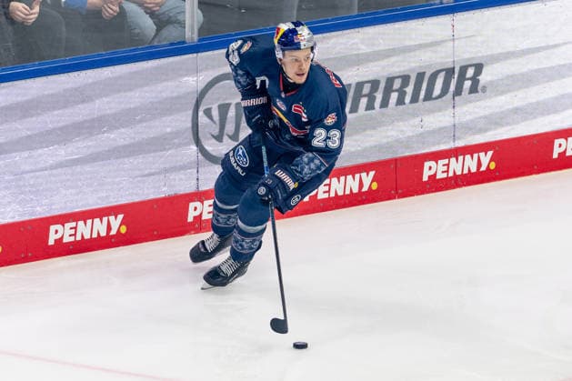 Alberts Smits (EHC Red Bull Muenchen, 23) GER, EHC Red Bull Muenchen vs. Adler Mannheim, Eishockey, DEL, Playoffs, Halbfinale Spiel 2, Saison 2025 2026, 10.04.2026. GER, EHC Red Bull Muenchen vs. Adler Mannheim, Eishockey, DEL, Playoffs, Halbfinale Spiel 2, Saison 2025 2026, 10.04.2026. Muenchen *** Alberts Smits EHC Red Bull Muenchen, 23 GER, EHC Red Bull Muenchen vs Adler Mannheim, Ice Hockey, DEL, Playoffs, Semifinal Game 2, Season 2025 2026, 10 04 2026 GER, EHC Red Bull Muenchen vs Adler Mannheim, Ice Hockey, DEL, Playoffs, Semifinal Game 2, Season 2025 2026, 10 04 2026 Muenchen Copyright: xEibner-Pressefoto FranzxFeinerx EP_HFR