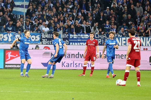 10.04.2026, xrekx, Fussball 2.Bundesliga, Karlsruher SC - Arminia Bielefeld v.l. Torjubel nach dem Tor zum celebrating the goal celebrate 2:1 durch Christoph Kobald (Karlsruher SC) (DFL DFB REGULATIONS PROHIBIT ANY USE OF PHOTOGRAPHS as IMAGE SEQUENCES and or QUASI-VIDEO) Karlsruhe *** 10 04 2026, xrekx, Fußball 2 Bundesliga, Karlsruher SC Arminia Bielefeld v l Torjubel nach dem Tor zum celebrating the goal celebrate 2 1 durch Christoph Kobald Karlsruher SC DFL DFB REGULATIONS PROHIBIT ANY USE OF PHOTOGRAPHS as IMAGE SEQUENCES and or QUASI VIDEO Karlsruhe