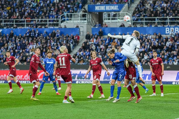 2. Bundesliga, Karlsruher SC vs Arminia Bielefeld, 10.04.2026 Jonas Kersken (Arminia Bielefeld, 1) mit einer Parade 2. Bundesliga, Karlsruher SC vs Arminia Bielefeld, BBBank Wildpark Karlsruhe, 10.04.2026 DFB DFL REGULATIONS PROHIBIT ANY USE OF PHOTOGRAPHS AS IMAGE SEQUENCES AND OR QUASI-VIDEO. *** 2 Bundesliga, Karlsruher SC vs Arminia Bielefeld, 10 04 2026 Jonas Kersken Arminia Bielefeld, 1 with a save 2 Bundesliga, Karlsruher SC vs Arminia Bielefeld, BBBank Wildpark Karlsruhe, 10 04 2026 DFB DFL REGULATIONS PROHIBIT ANY USE OF PHOTOGRAPHS AS IMAGE SEQUENCES AND OR QUASI VIDEO Copyright: xBEAUTIFULxSPORTS Boscox