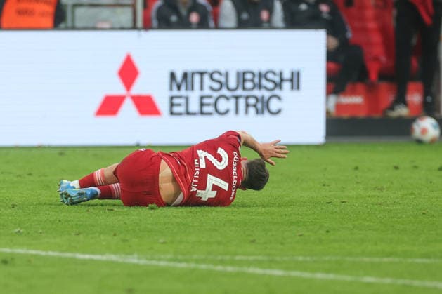 10.04.2026, Fussball, Saison 2025 2026, 2. Bundesliga, 29. Spieltag, Fortuna Duesseldorf - Holstein Kiel, Düsseldorfs Florent Muslija liegt verletzt am Boden. Düsseldorf Merkur-Spiel Arena NRW Deutschland xRHR-FOTOx *** 10 04 2026, Football, Season 2025 2026, 2 Bundesliga, Matchday 29, Fortuna Duesseldorf Holstein Kiel, Düsseldorfs Florent Muslija lies injured on the ground Düsseldorf Merkur Spiel Arena NRW Germany xRHR FOTOx Copyright: RHR-FOTOx RHR-FOTO