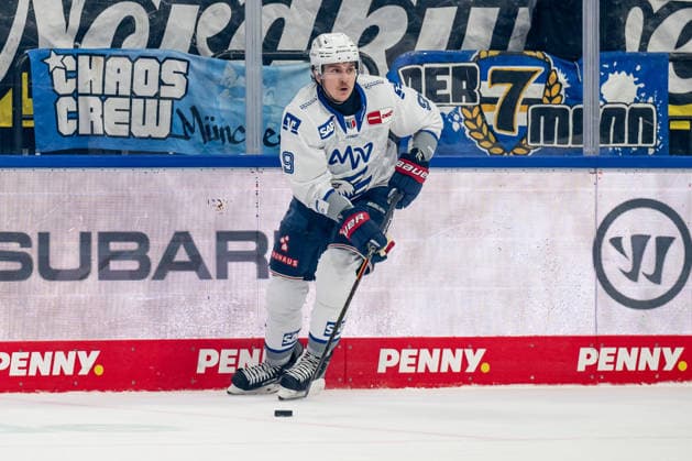 Leon Gawanke (Adler Mannheim, 9) GER, EHC Red Bull Muenchen vs. Adler Mannheim, Eishockey, DEL, Playoffs, Halbfinale Spiel 2, Saison 2025 2026, 10.04.2026. GER, EHC Red Bull Muenchen vs. Adler Mannheim, Eishockey, DEL, Playoffs, Halbfinale Spiel 2, Saison 2025 2026, 10.04.2026. Muenchen *** Leon Gawanke Adler Mannheim, 9 GER, EHC Red Bull Muenchen vs Adler Mannheim, ice hockey, DEL, playoffs, semi-final game 2, 2025 2026 season, 10 04 2026 GER, EHC Red Bull Muenchen vs Adler Mannheim, ice hockey, DEL, playoffs, semi-final game 2, 2025 2026 season, 10 04 2026 Muenchen Copyright: xEibner-Pressefoto HeikexFeinerx EP_HFR