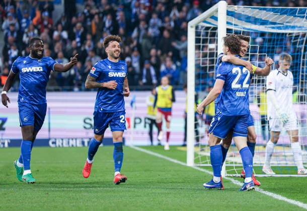 Deutschland: Karlsruher SC vs. Arminia Bielefeld, 2. Bundesliga, 29. Spieltag, Saison 2025 26, BBBank Wildpark (Karlsruhe): Jubel nach 2:1 von Christoph Kobald, (Karlsruher SC, 22), Marvin Wanitzek, (Karlsruher SC, 10), Stephan Ambrosius, (Karlsruher SC, 5), Fabian Schleusener, (Karlsruher SC, 24) Karlsruhe BBBank Wildpark Baden-Württemberg Deutschland *** Germany Karlsruher SC vs Arminia Bielefeld, 2 Bundesliga, Matchday 29, Season 2025 26, BBBank Wildpark Karlsruhe Cheers after 2 1 by Christoph Kobald, Karlsruher SC, 22 , Marvin Wanitzek, Karlsruher SC, 10 , Stephan Ambrosius, Karlsruher SC, 5 , Fabian Schleusener, Karlsruher SC, 24 Karlsruhe BBBank Wildpark Baden Württemberg Germany Copyright: xBenedictxChristx
